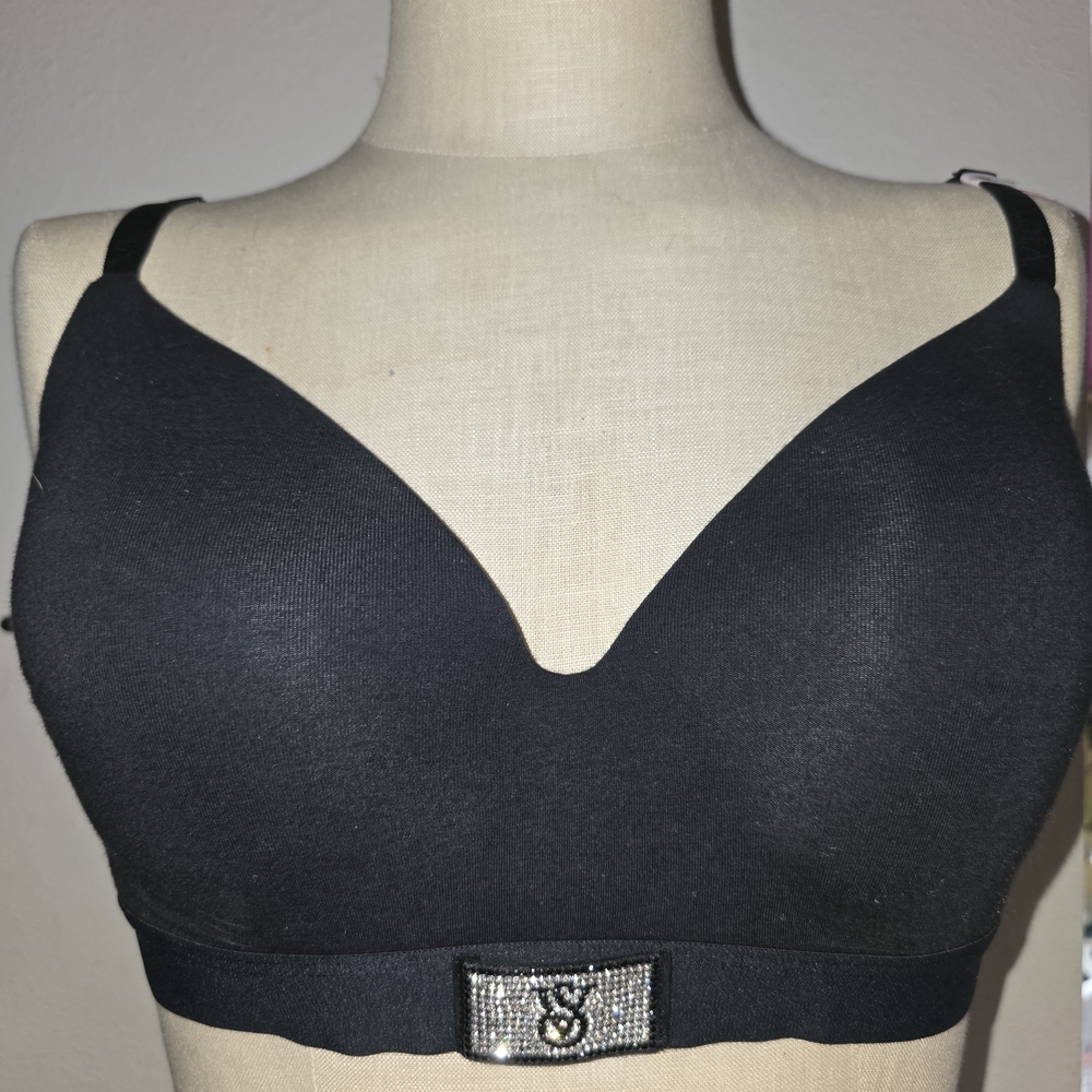 Victoria's Secret Black Bra with Silver. Rhinestone Accent 38D